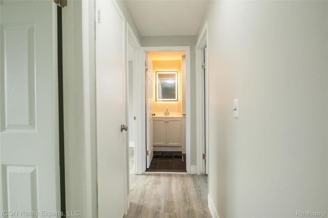 17700 Koogler Street, Clinton Charter Township, MI 48038