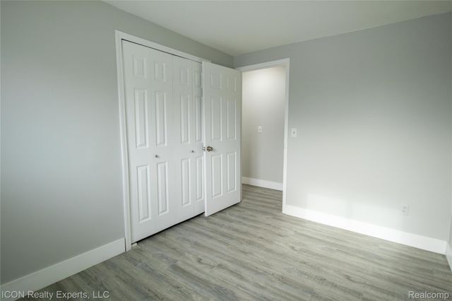 17700 Koogler Street, Clinton Charter Township, MI 48038