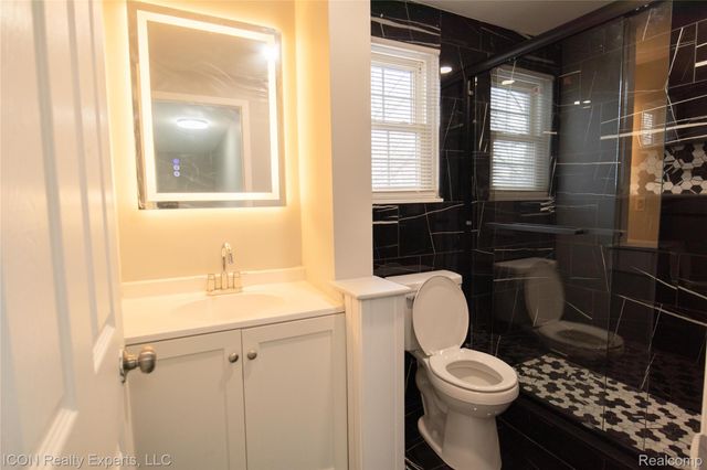 17700 Koogler Street, Clinton Charter Township, MI 48038