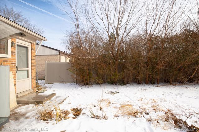 17700 Koogler Street, Clinton Charter Township, MI 48038