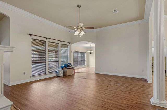 7053 Pelican Crossing Dr, Gonzales, LA 70737