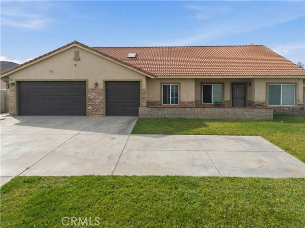 11368 Cactus Ave, Bloomington, CA 92326