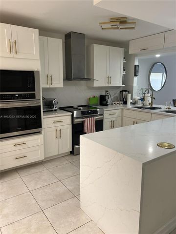 3535 Magellan Cir 524, Aventura, FL 33180