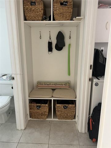 3535 Magellan Cir 524, Aventura, FL 33180