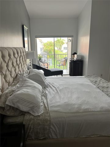 3535 Magellan Cir 524, Aventura, FL 33180