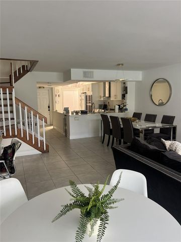 3535 Magellan Cir 524, Aventura, FL 33180