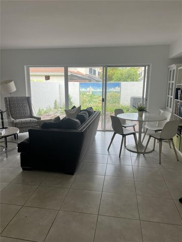 3535 Magellan Cir 524, Aventura, FL 33180