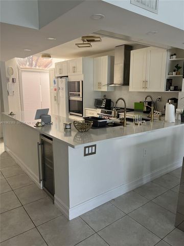 3535 Magellan Cir 524, Aventura, FL 33180