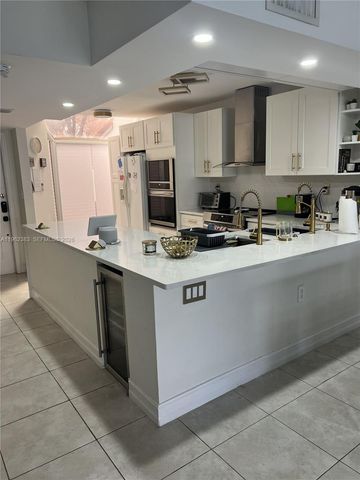 3535 Magellan Cir 524, Aventura, FL 33180