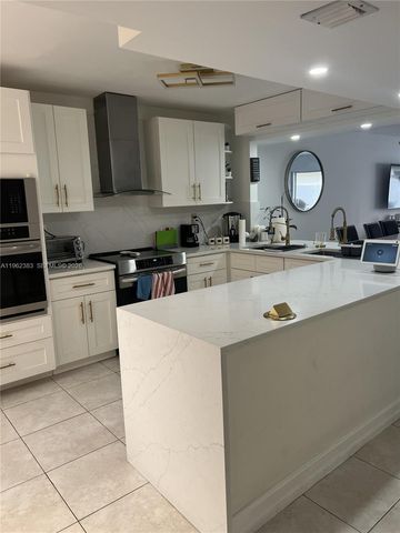 3535 Magellan Cir 524, Aventura, FL 33180