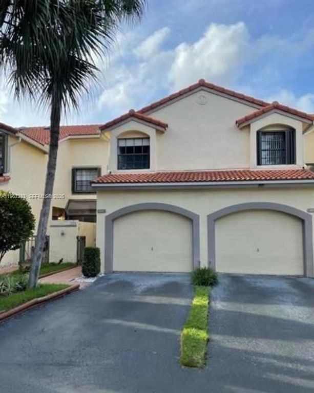 3535 Magellan Cir 524, Aventura, FL 33180