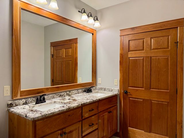 2315 Superior Lane NW, Rochester, MN 55901