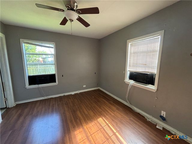 122 Parker Street, Port Lavaca, TX 77979