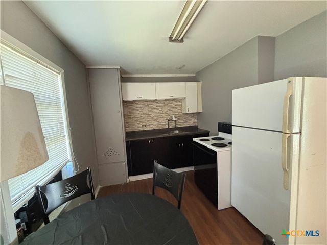 122 Parker Street, Port Lavaca, TX 77979