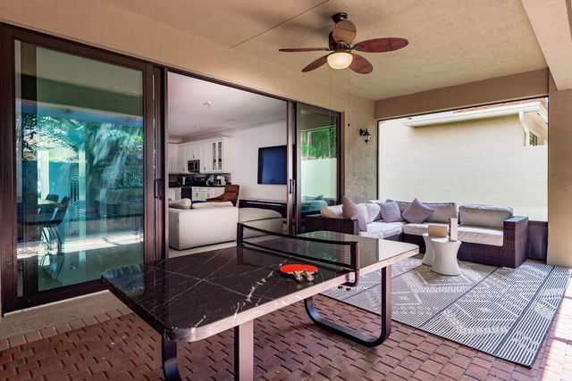 8092 Lemon Serpentine Lane, Delray Beach, FL 33446