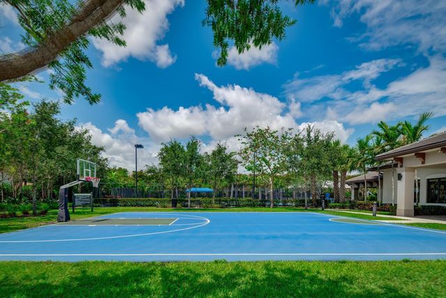 8092 Lemon Serpentine Lane, Delray Beach, FL 33446
