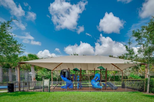 8092 Lemon Serpentine Lane, Delray Beach, FL 33446