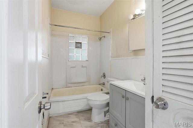 7546 Lynn Avenue, St Louis, MO 63130