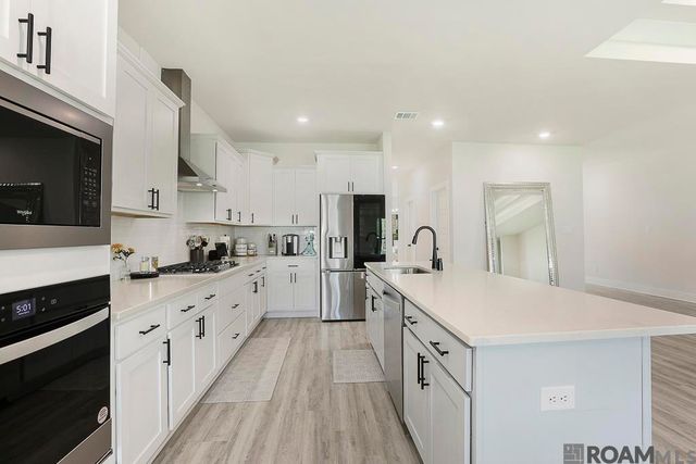 12755 Legacy Oaks Avenue, Central, LA 70818