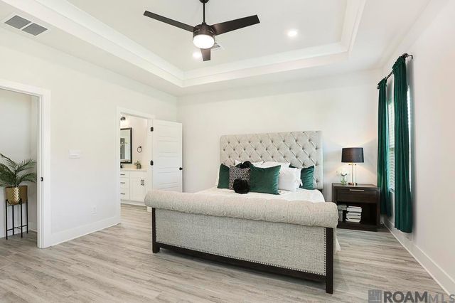 12755 Legacy Oaks Avenue, Central, LA 70818