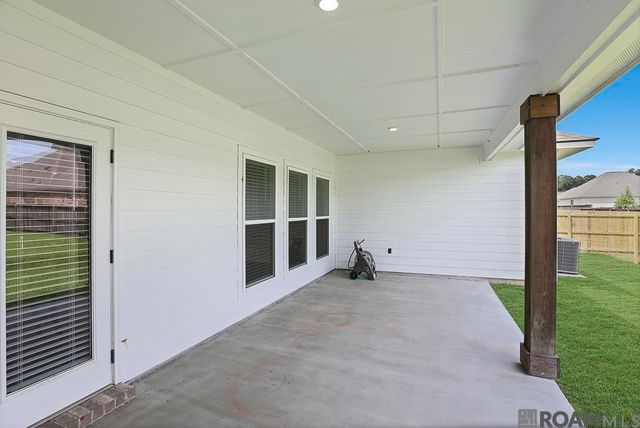 12755 Legacy Oaks Avenue, Central, LA 70818