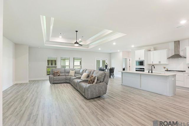 12755 Legacy Oaks Avenue, Central, LA 70818