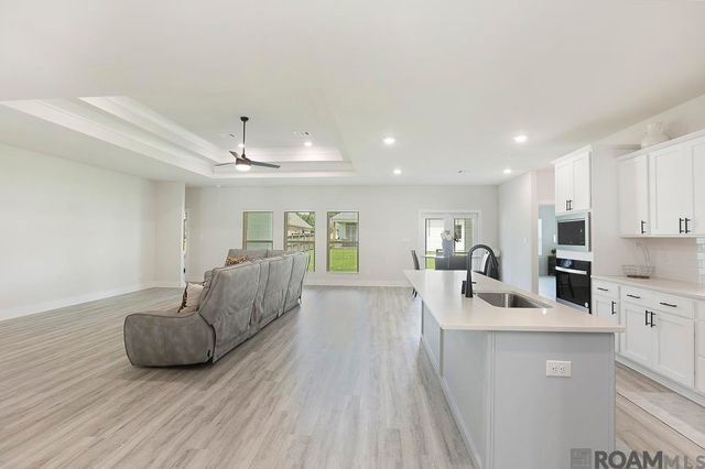 12755 Legacy Oaks Avenue, Central, LA 70818