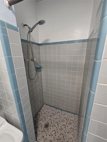 413 SW 12th Ct B, Fort Lauderdale, FL 33315