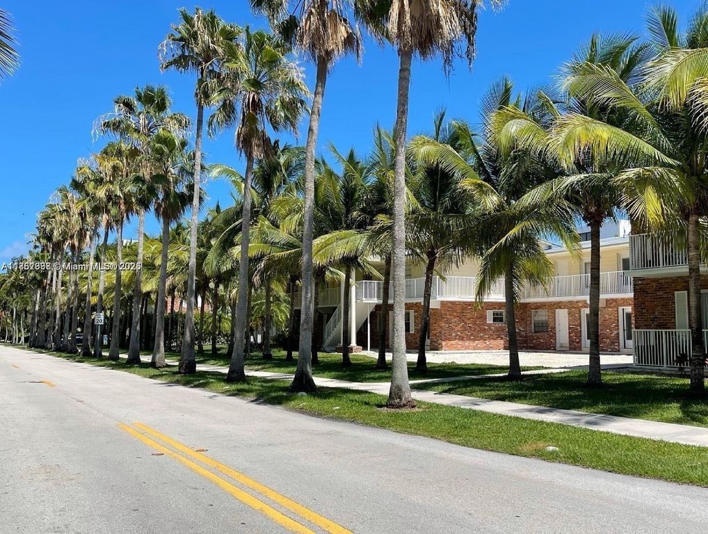 100 Sunrise Dr 6, Key Biscayne, FL 33149
