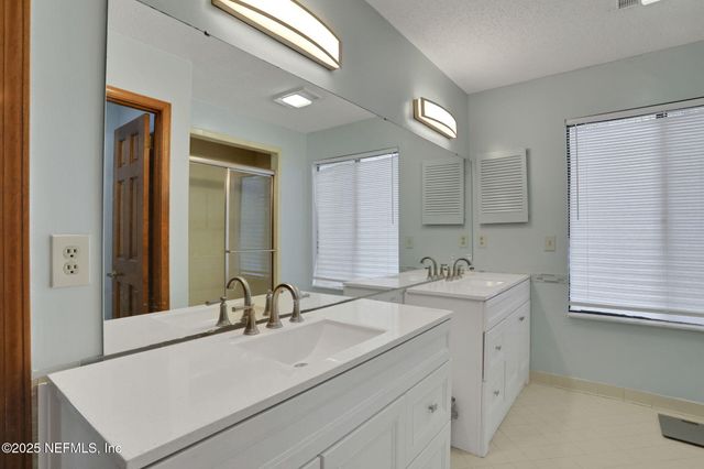 7841 BAYMEADOWS Circle W, Jacksonville, FL 32256