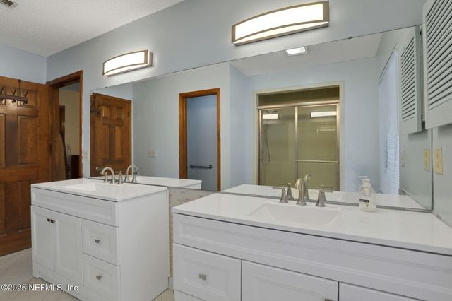 7841 BAYMEADOWS Circle W, Jacksonville, FL 32256