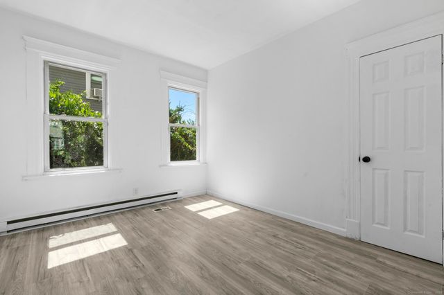 95 Oak Street, Waterbury, CT 06704