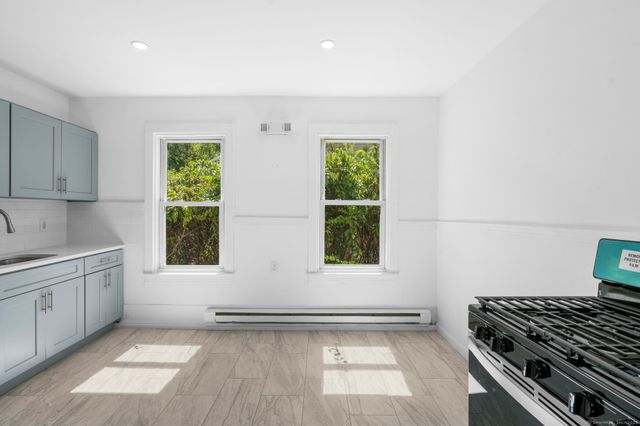 95 Oak Street, Waterbury, CT 06704