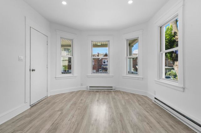 95 Oak Street, Waterbury, CT 06704