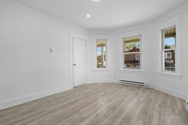 95 Oak Street, Waterbury, CT 06704