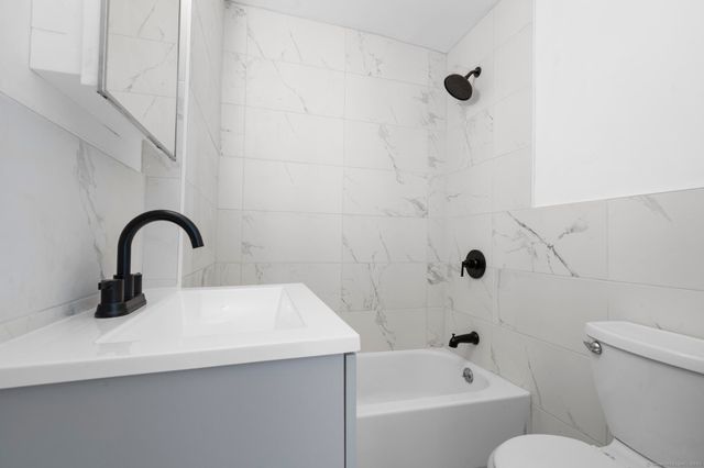 95 Oak Street, Waterbury, CT 06704