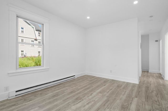 95 Oak Street, Waterbury, CT 06704