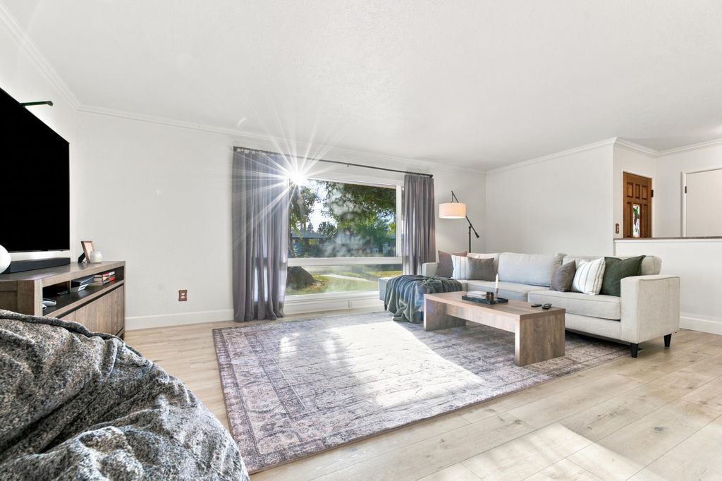 Image 10 of property listing at 601 Williams Avenue, Madera, CA 93637