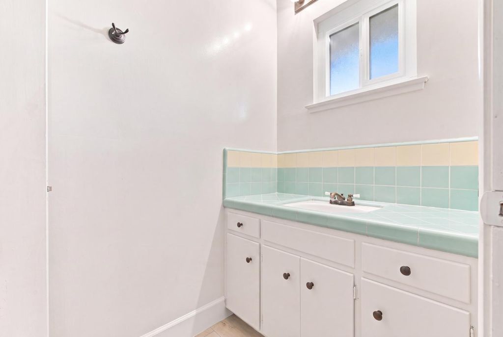 Image 19 of property listing at 601 Williams Avenue, Madera, CA 93637
