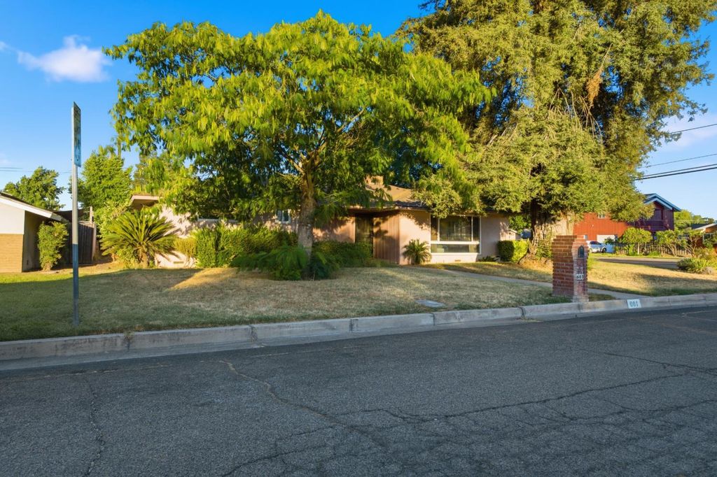 Image 2 of property listing at 601 Williams Avenue, Madera, CA 93637