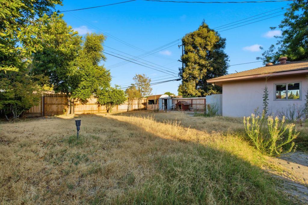 Image 22 of property listing at 601 Williams Avenue, Madera, CA 93637
