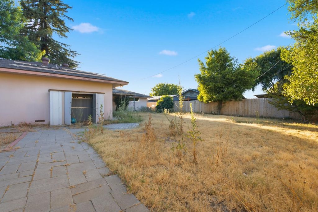 Image 23 of property listing at 601 Williams Avenue, Madera, CA 93637