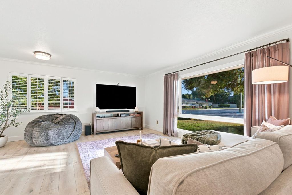 Image 9 of property listing at 601 Williams Avenue, Madera, CA 93637