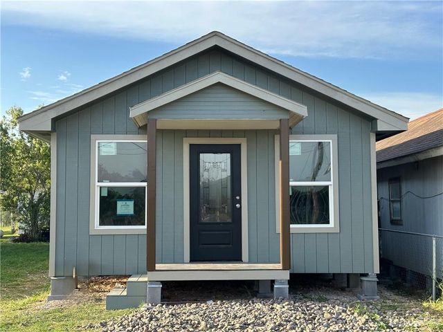 415 W Pablo Layton Street, Elsa, TX 78543