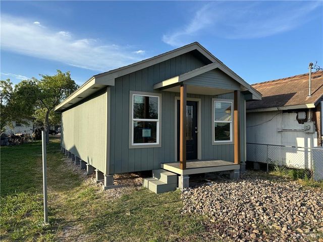 415 W Pablo Layton Street, Elsa, TX 78543