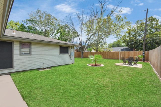2706 Harvard Street, Pasadena, TX 77502