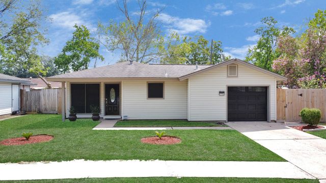 2706 Harvard Street, Pasadena, TX 77502