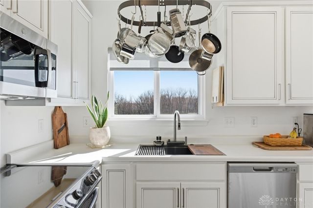 1622 Arden Bend, Fairborn, OH 45324