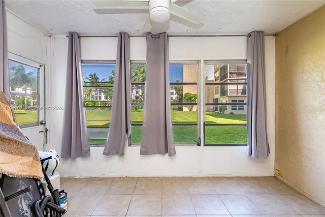 9355 SW 8th St 105, Boca Raton, FL 33428