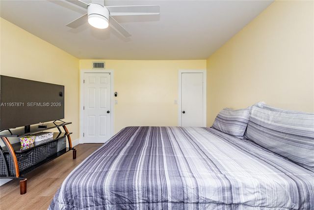 9355 SW 8th St 105, Boca Raton, FL 33428